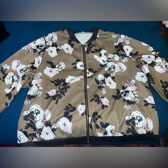 Plus Size Floral Bomber Jacket - Size 20/22 - Picture 1 of 8